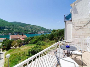 Apartments Peco - Three Bedroom Apartment with Balcony and Sea View